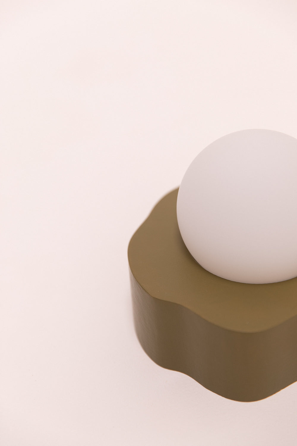 Applique murale VOLUBILIS colorée