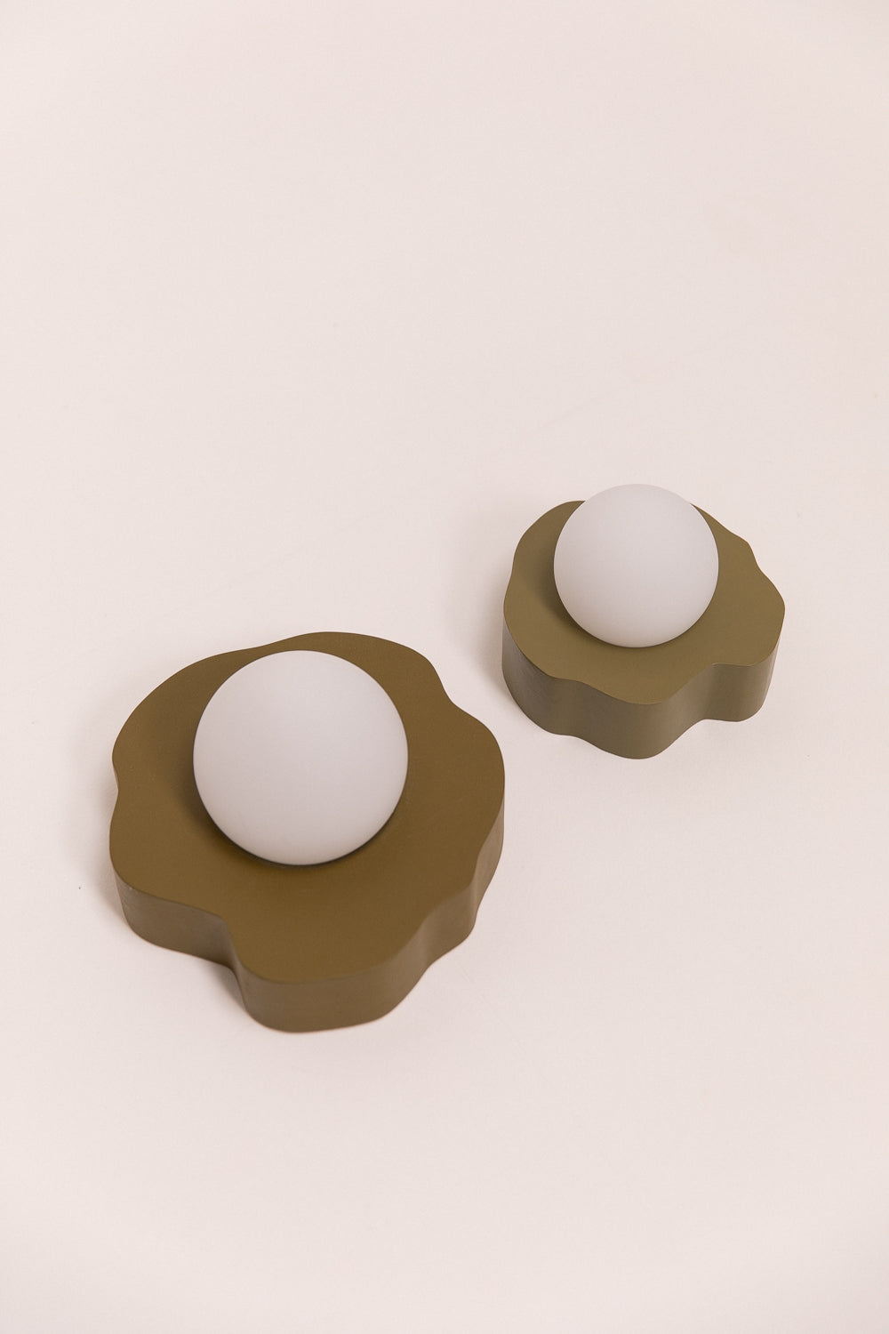 Applique murale VOLUBILIS colorée