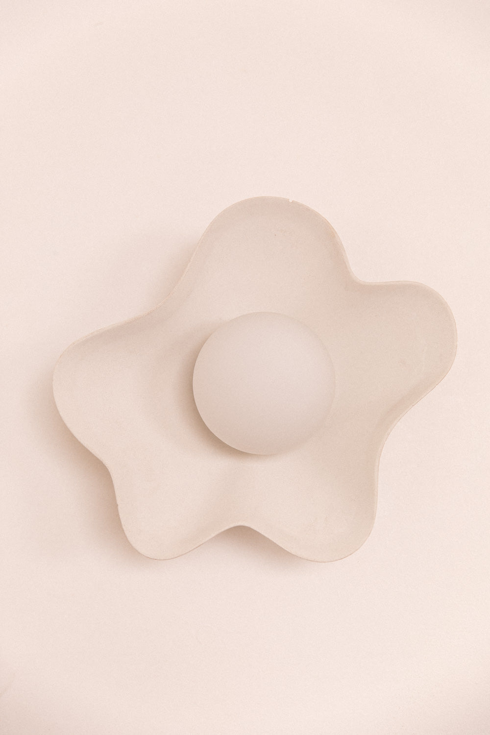 Applique en béton LITTLE ANANA x ZURI OBJETS