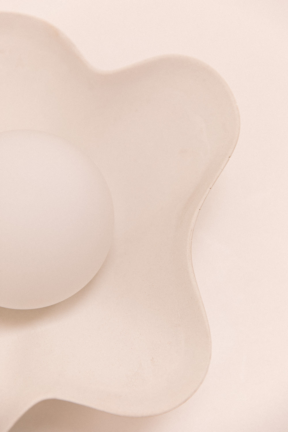 Applique en béton LITTLE ANANA x ZURI OBJETS