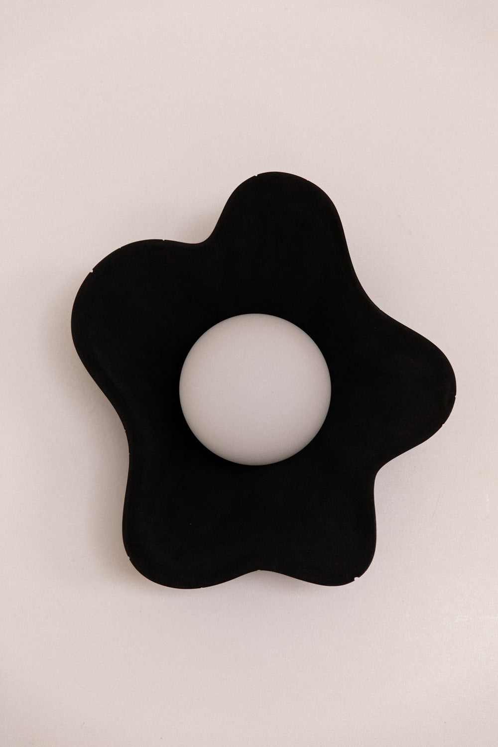 Applique en béton LITTLE ANANA x ZURI OBJETS