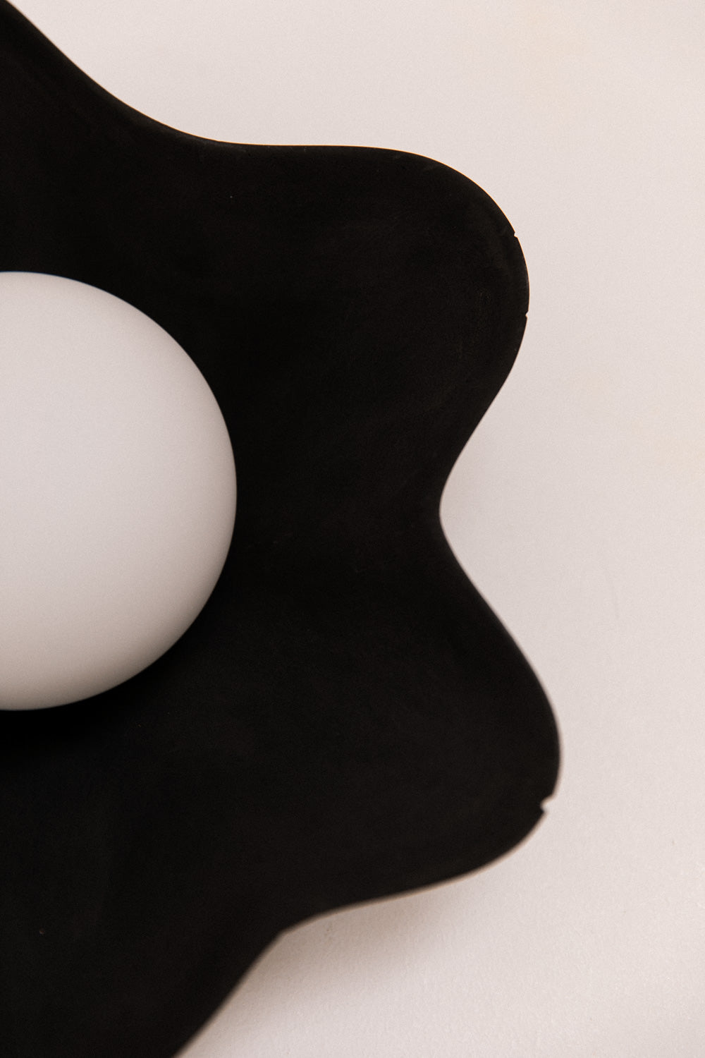 Applique en béton LITTLE ANANA x ZURI OBJETS