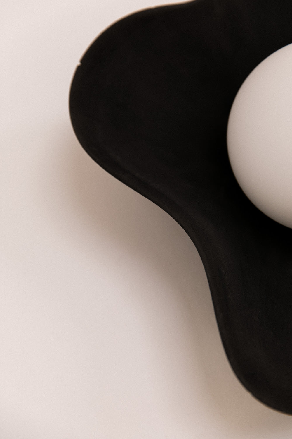 Applique en béton LITTLE ANANA x ZURI OBJETS