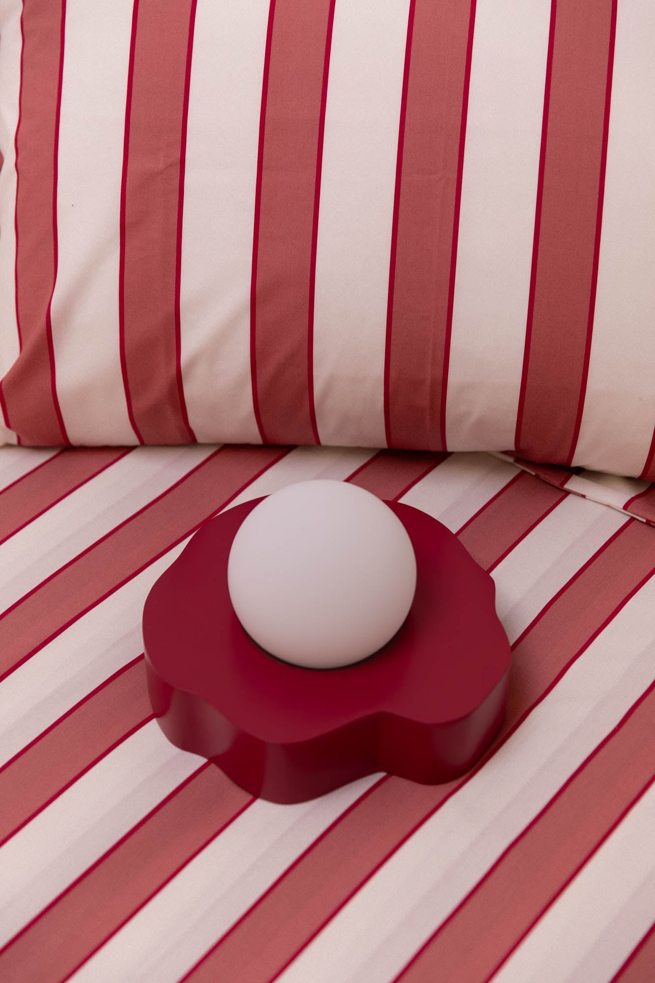 VOLUBILIS colored wall light