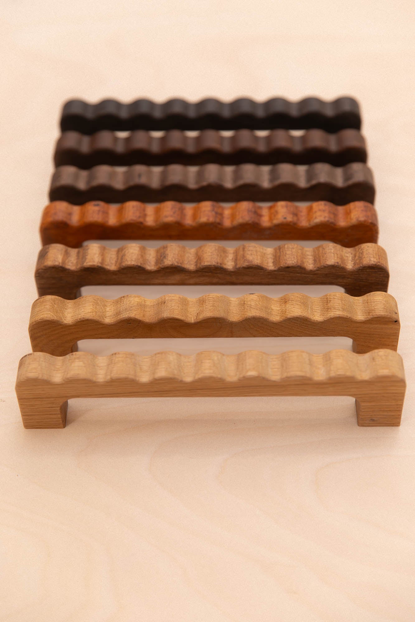 Grande poignée ondulée en chêne