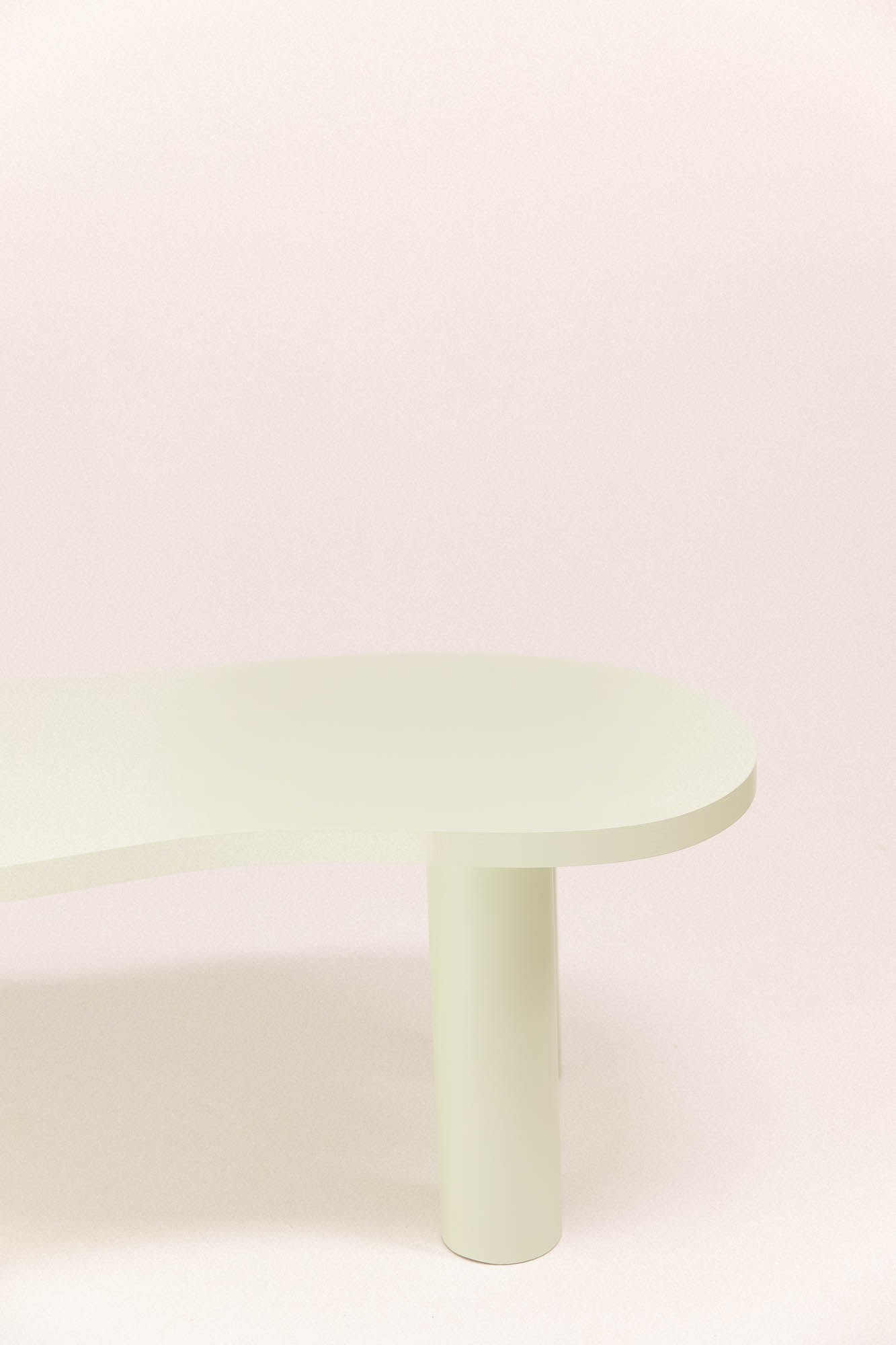 Grande table basse HARICOT colorée