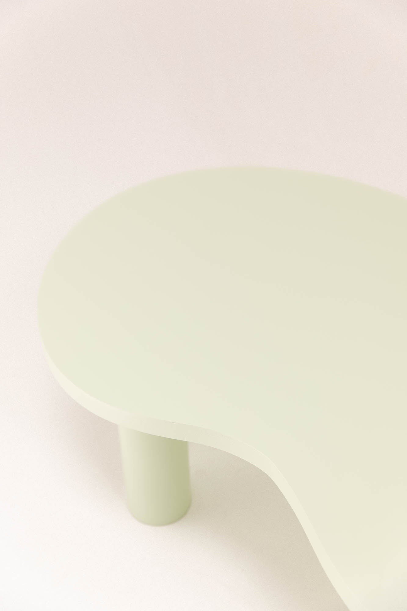 Grande table basse HARICOT colorée