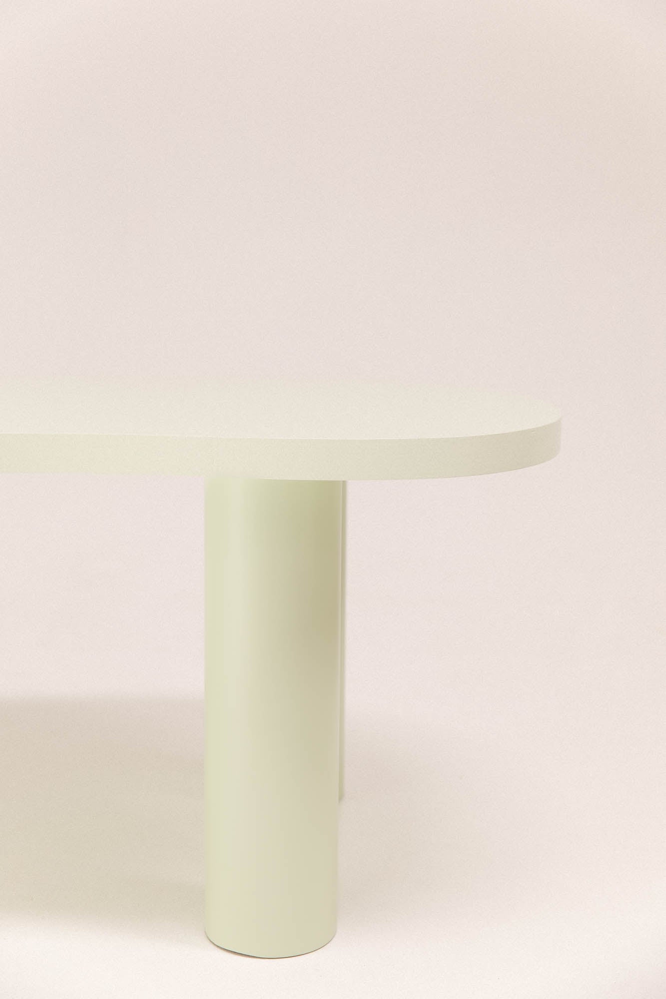 Grande table basse HARICOT colorée