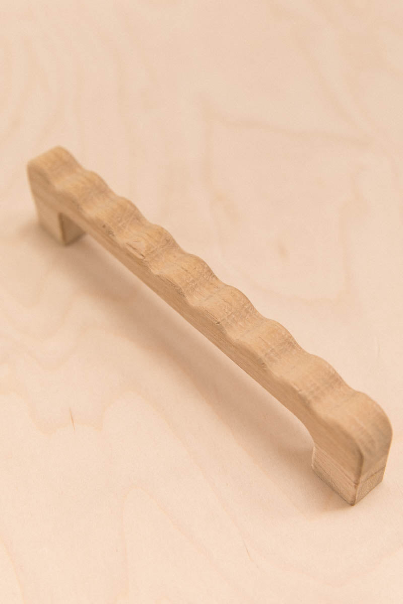 Large imperfect wavy oak handle