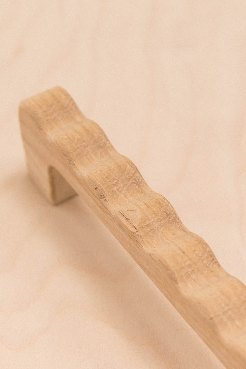 Large imperfect wavy oak handle