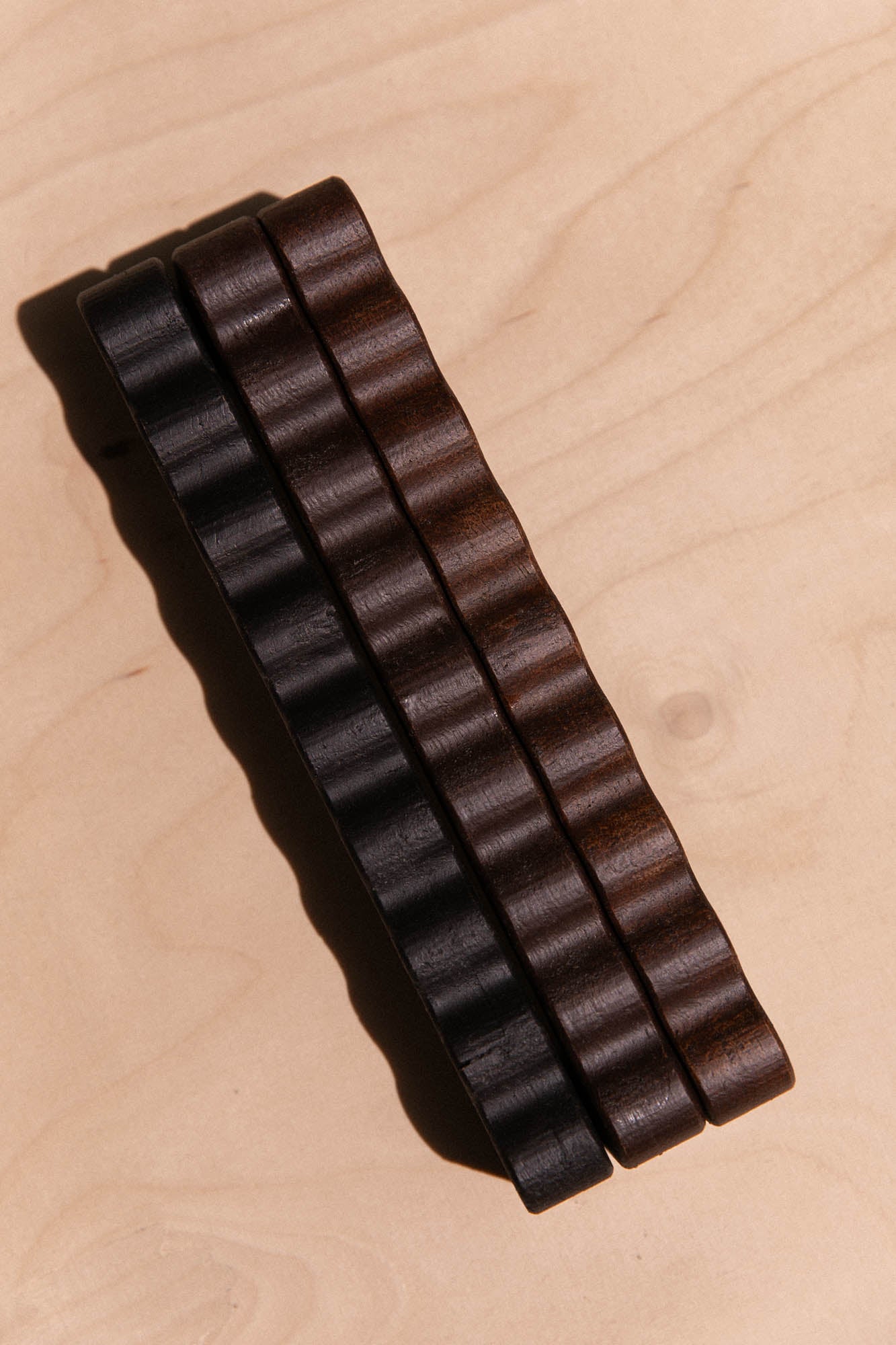 Grande poignée ondulée en chêne