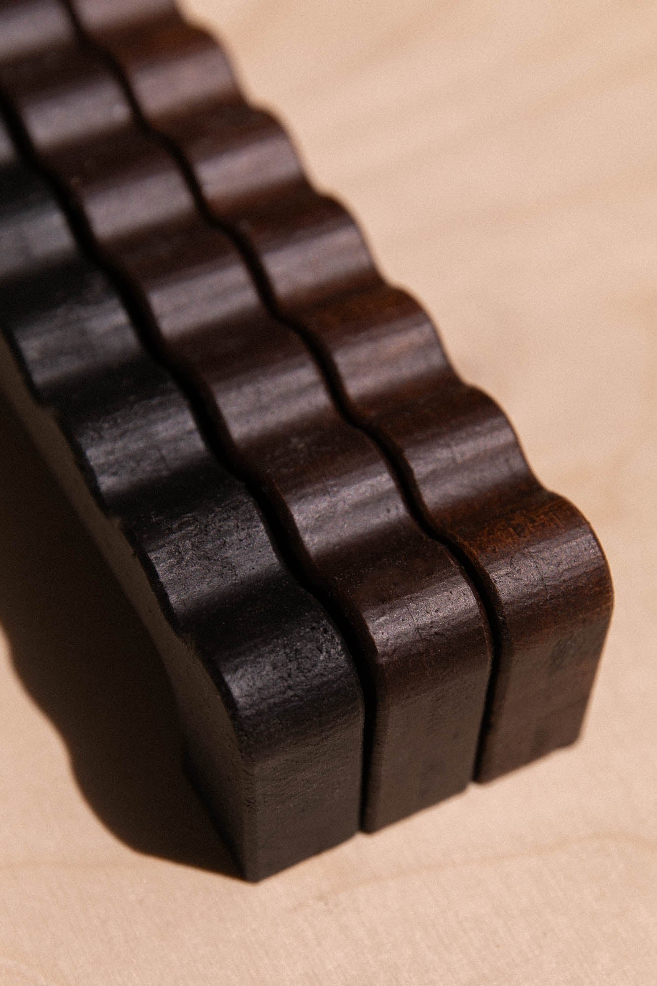 Grande poignée ondulée en chêne