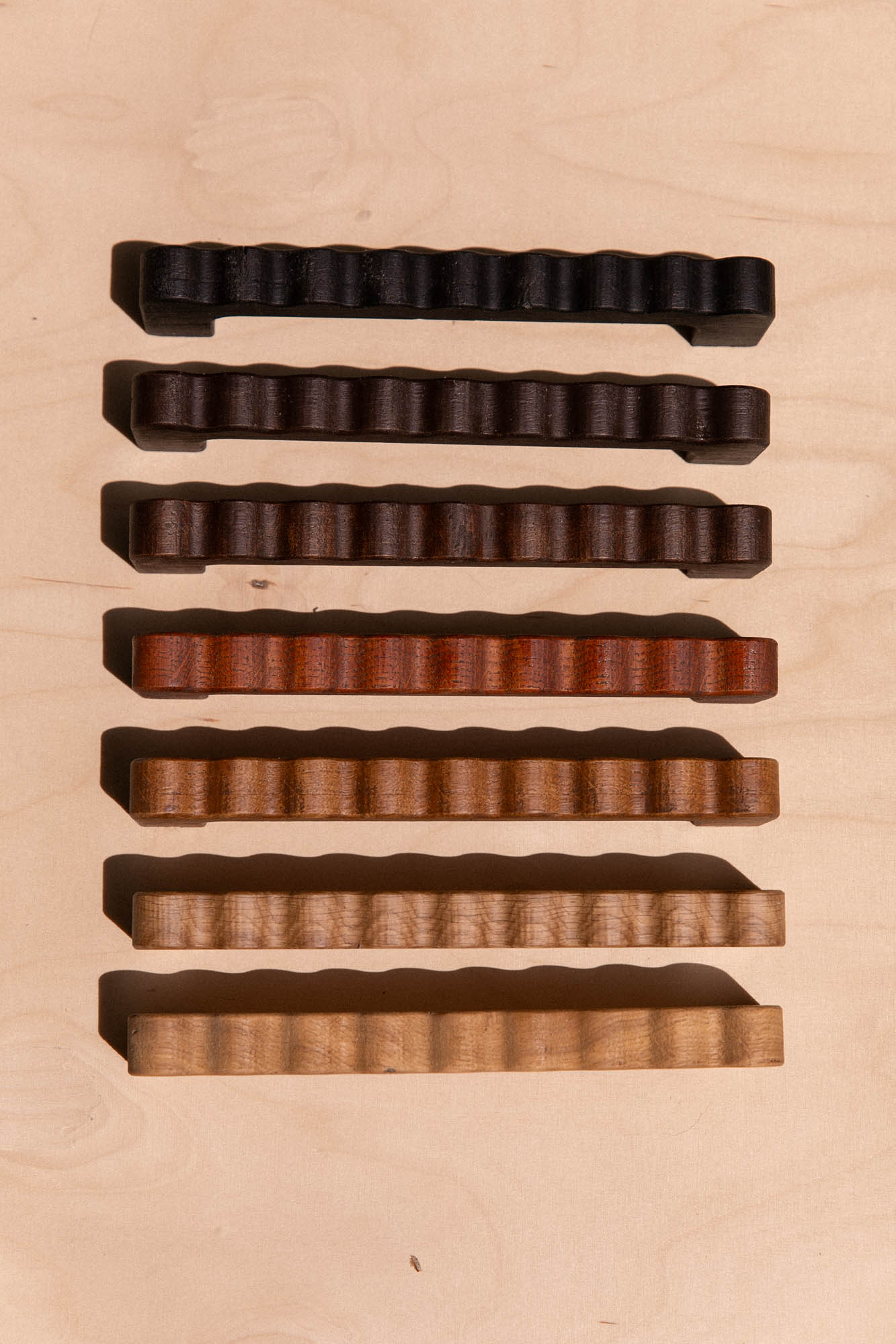 Grande poignée ondulée en chêne