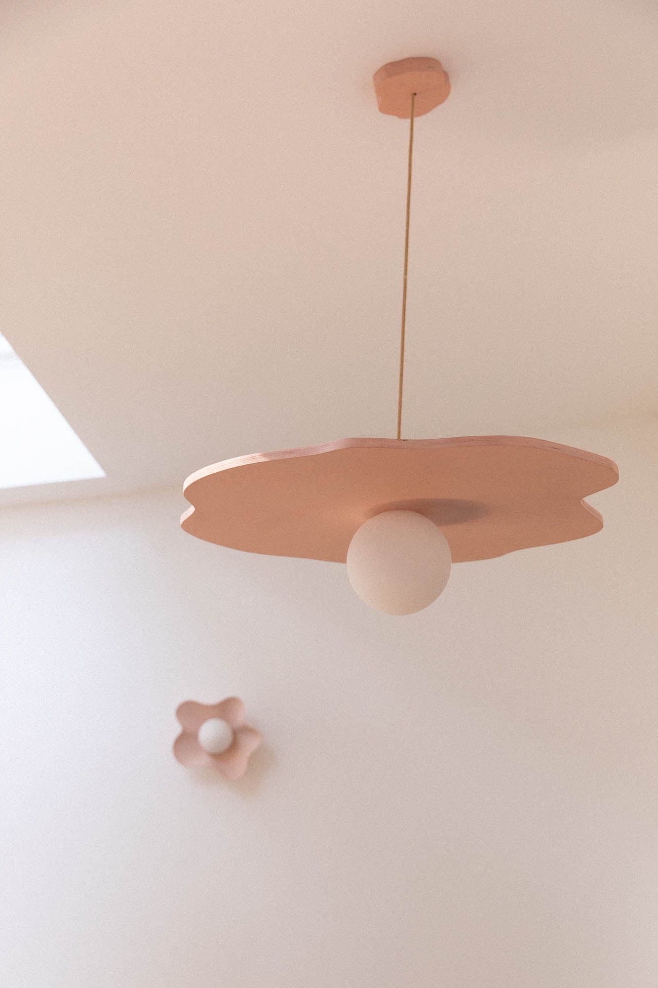 Grande suspension NENUPHAR colorée