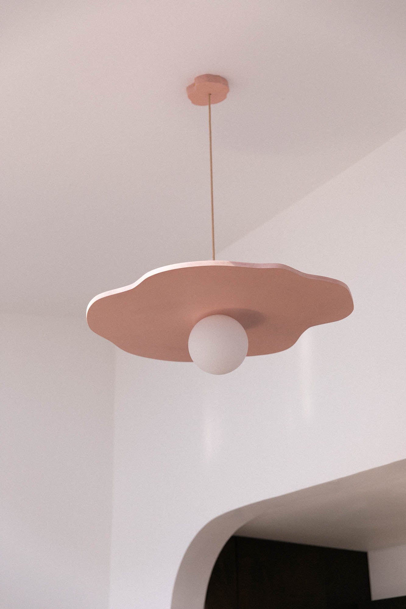 Grande suspension NENUPHAR colorée