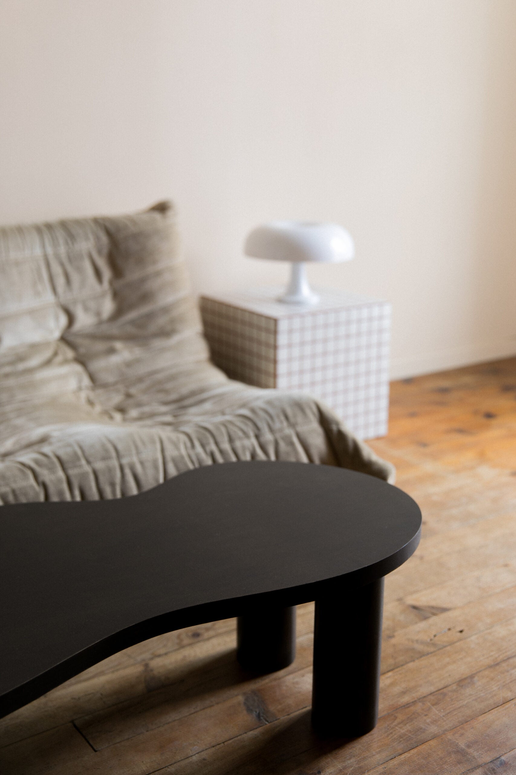 Petite table basse HARICOT naturelle