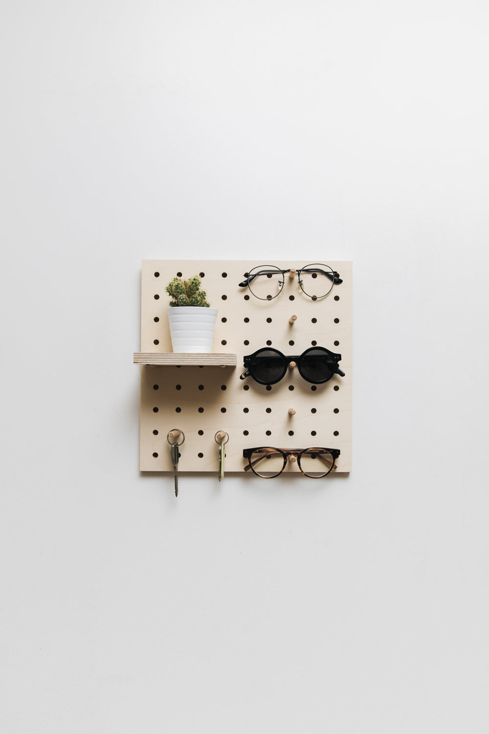 Medium square pegboard
