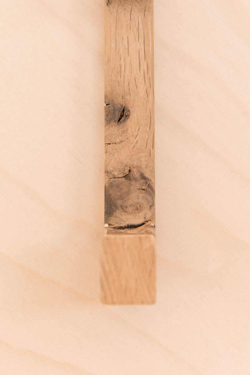 Poignée ondulée en chêne imparfaite