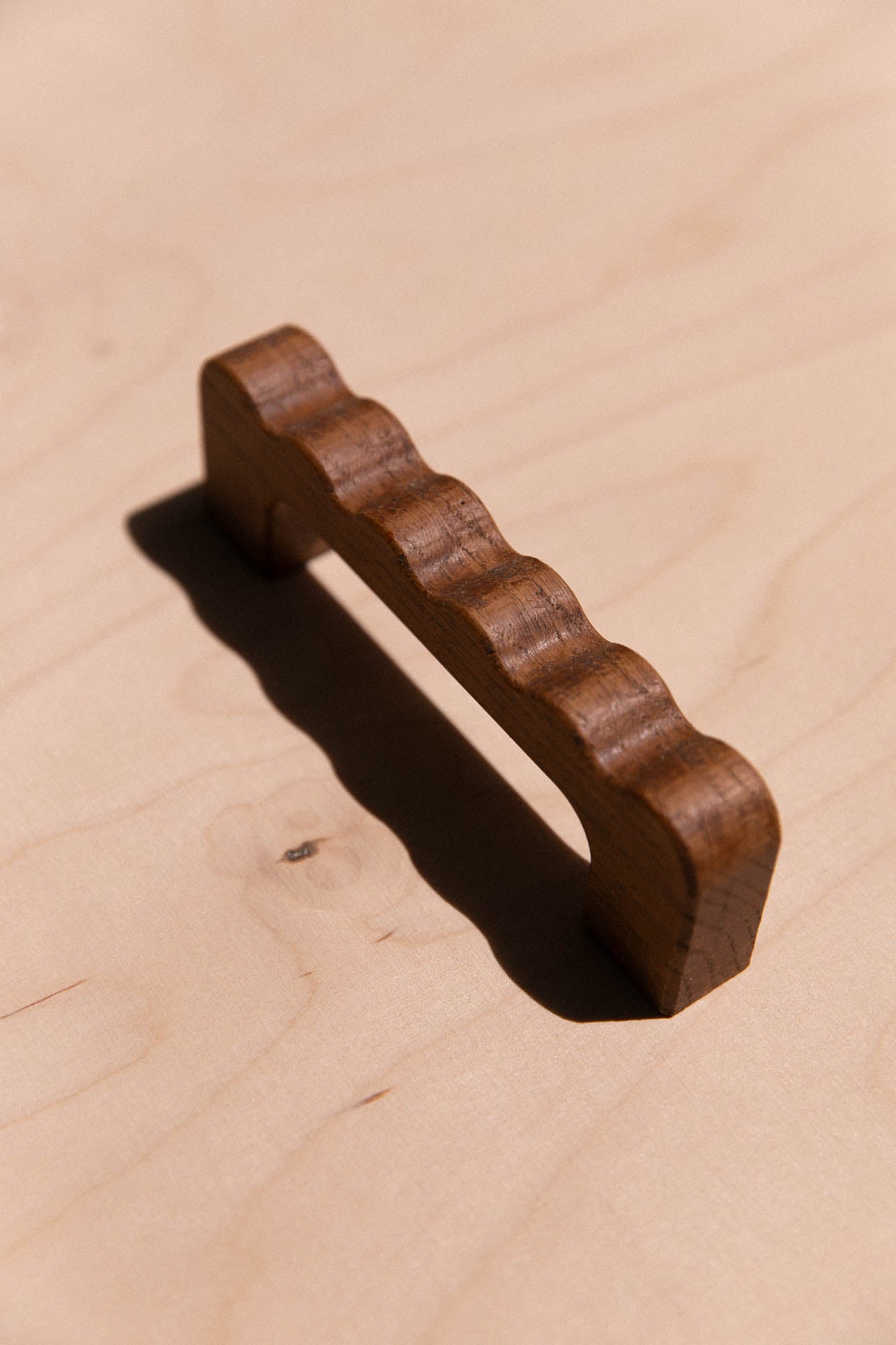 Poignée ondulée en chêne