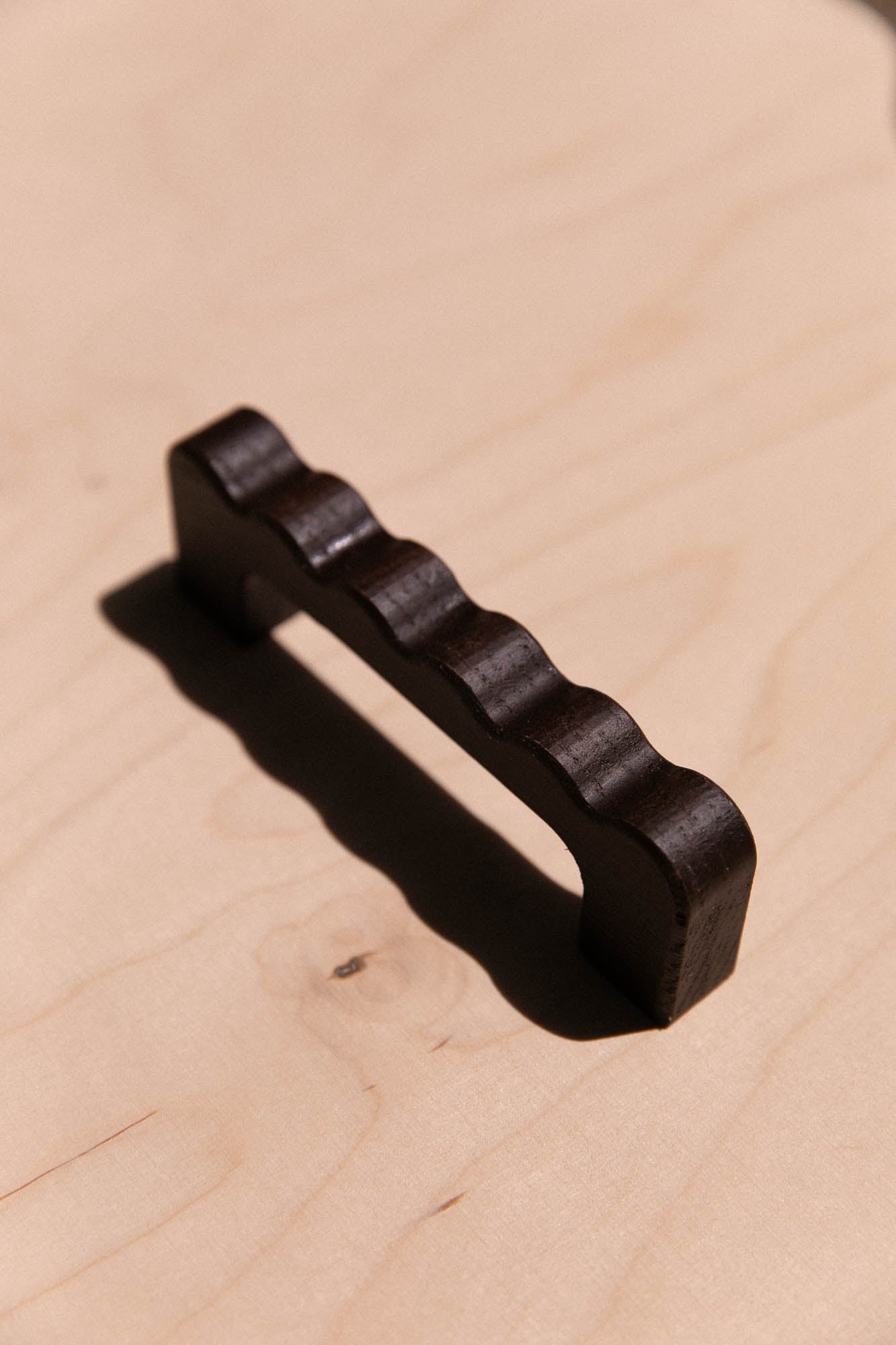 Poignée ondulée en chêne