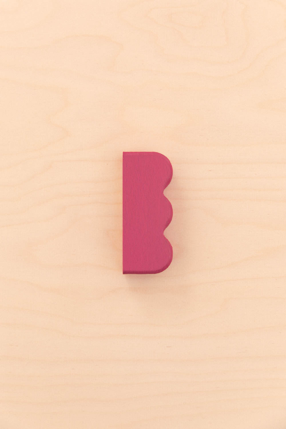 Bouton de meuble ondulations sur le côté en chêne