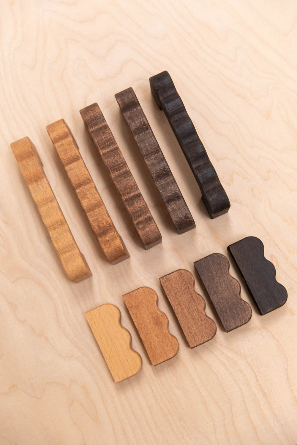 Poignée ondulée en hêtre