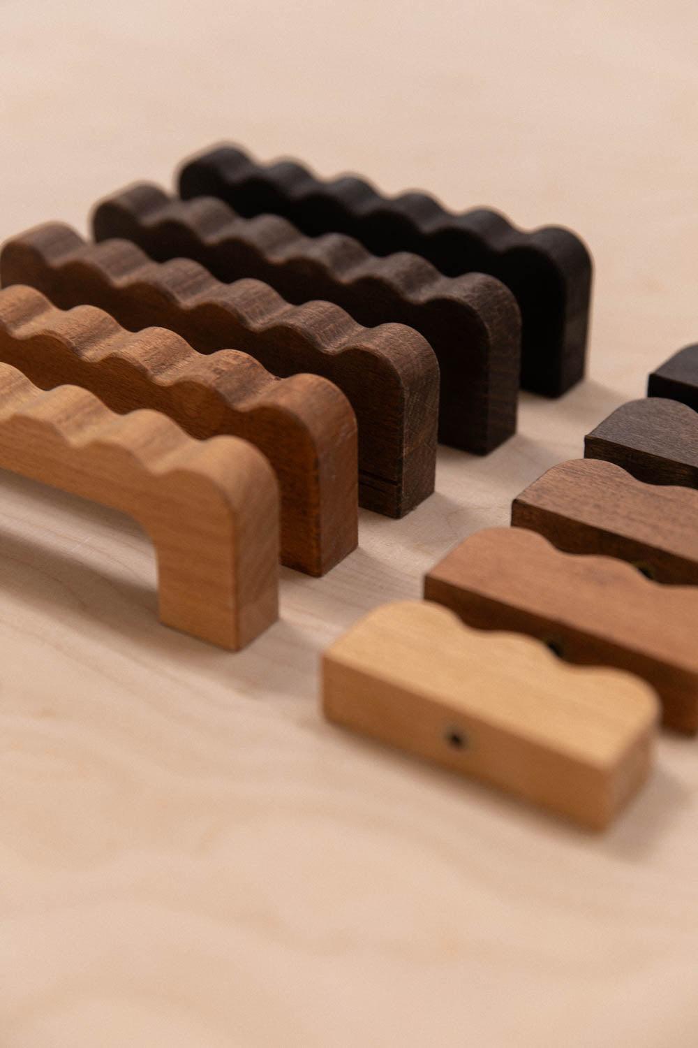 Poignée ondulée en hêtre