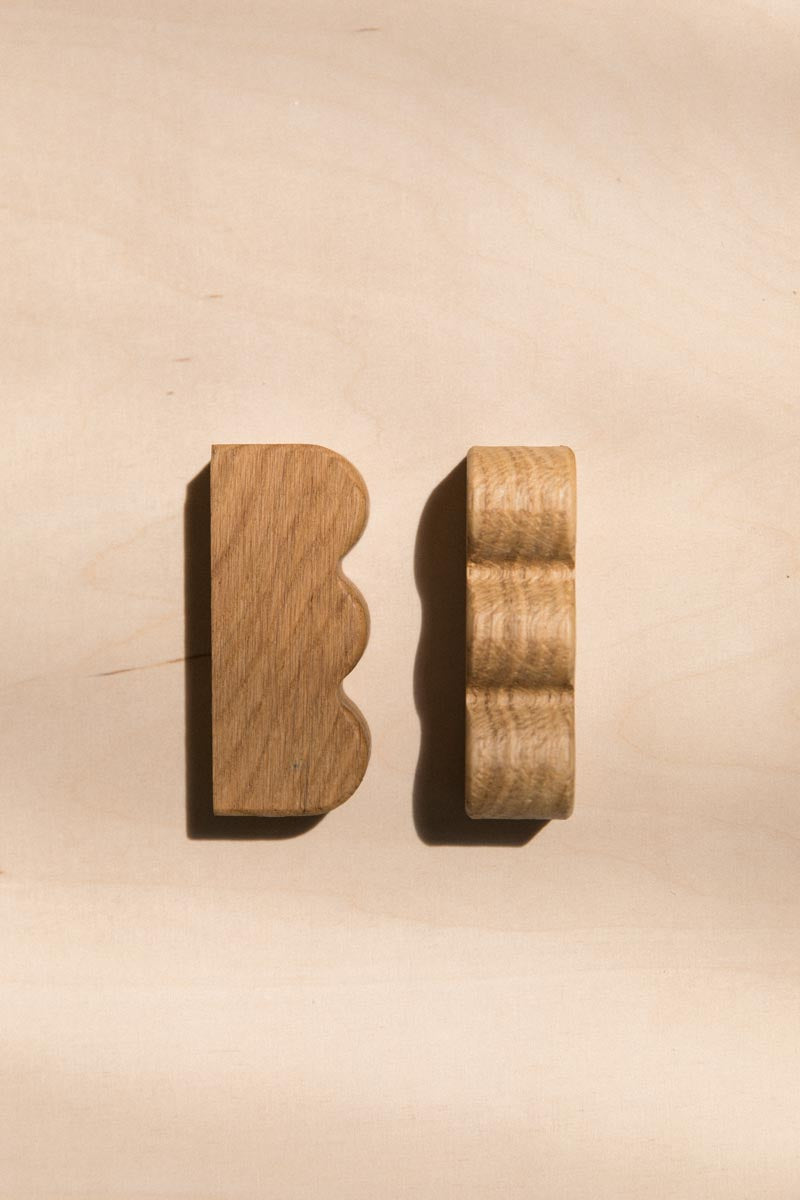 Bouton de meuble ondulé en chêne