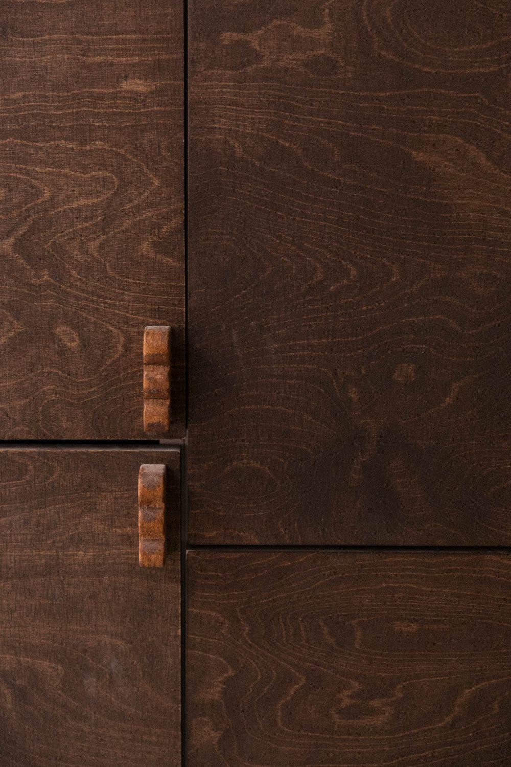 Bouton de meuble ondulé en hêtre