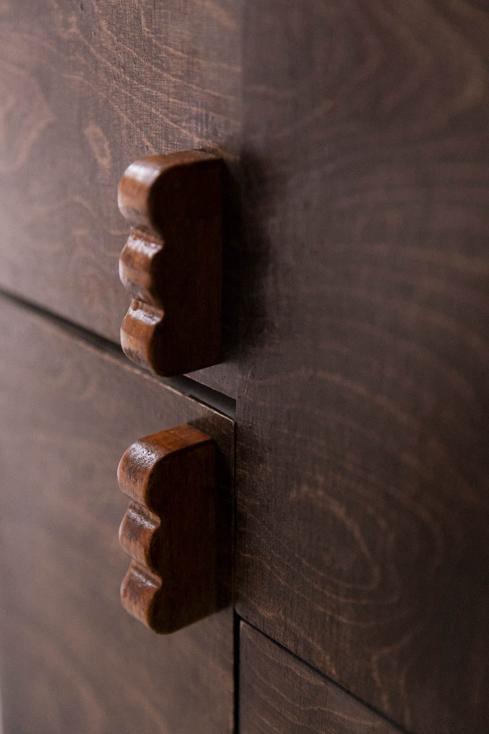 Bouton de meuble ondulé en hêtre