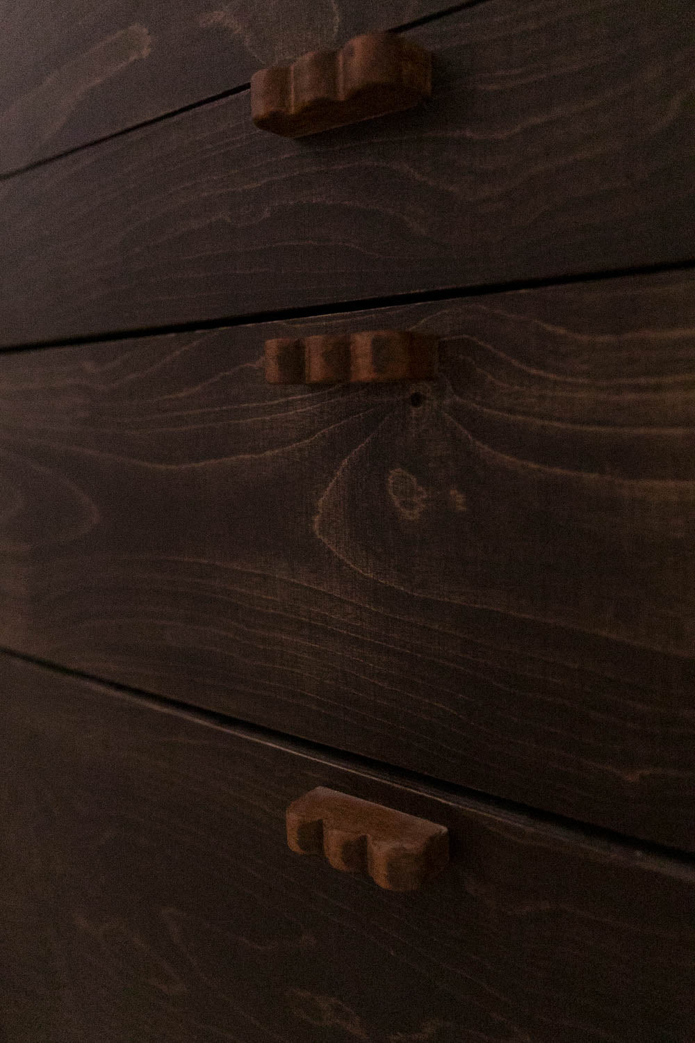 Bouton de meuble ondulé en hêtre