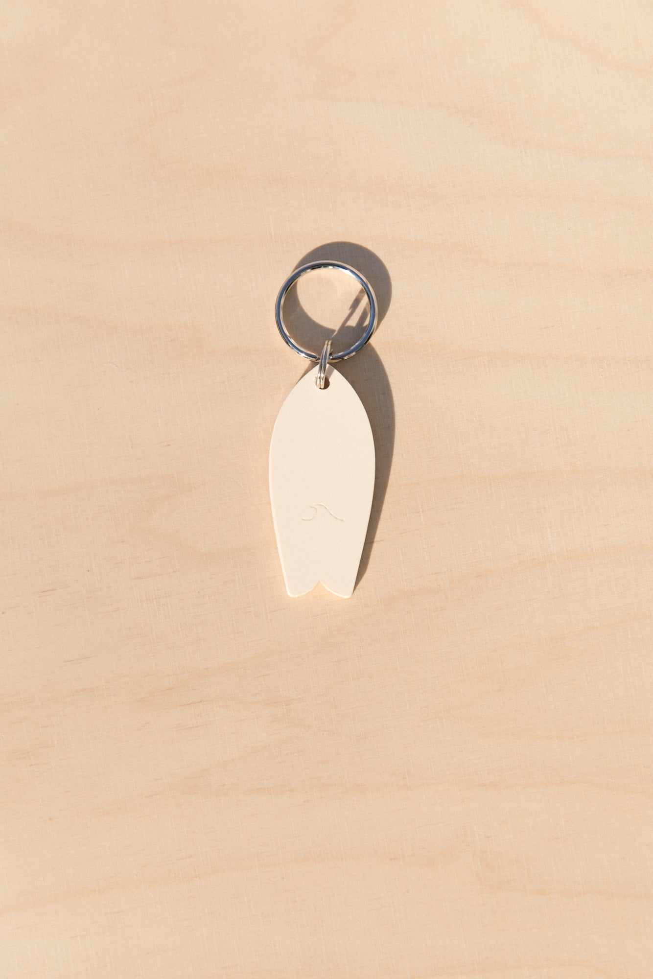 Bioplastic wave pattern surf key ring