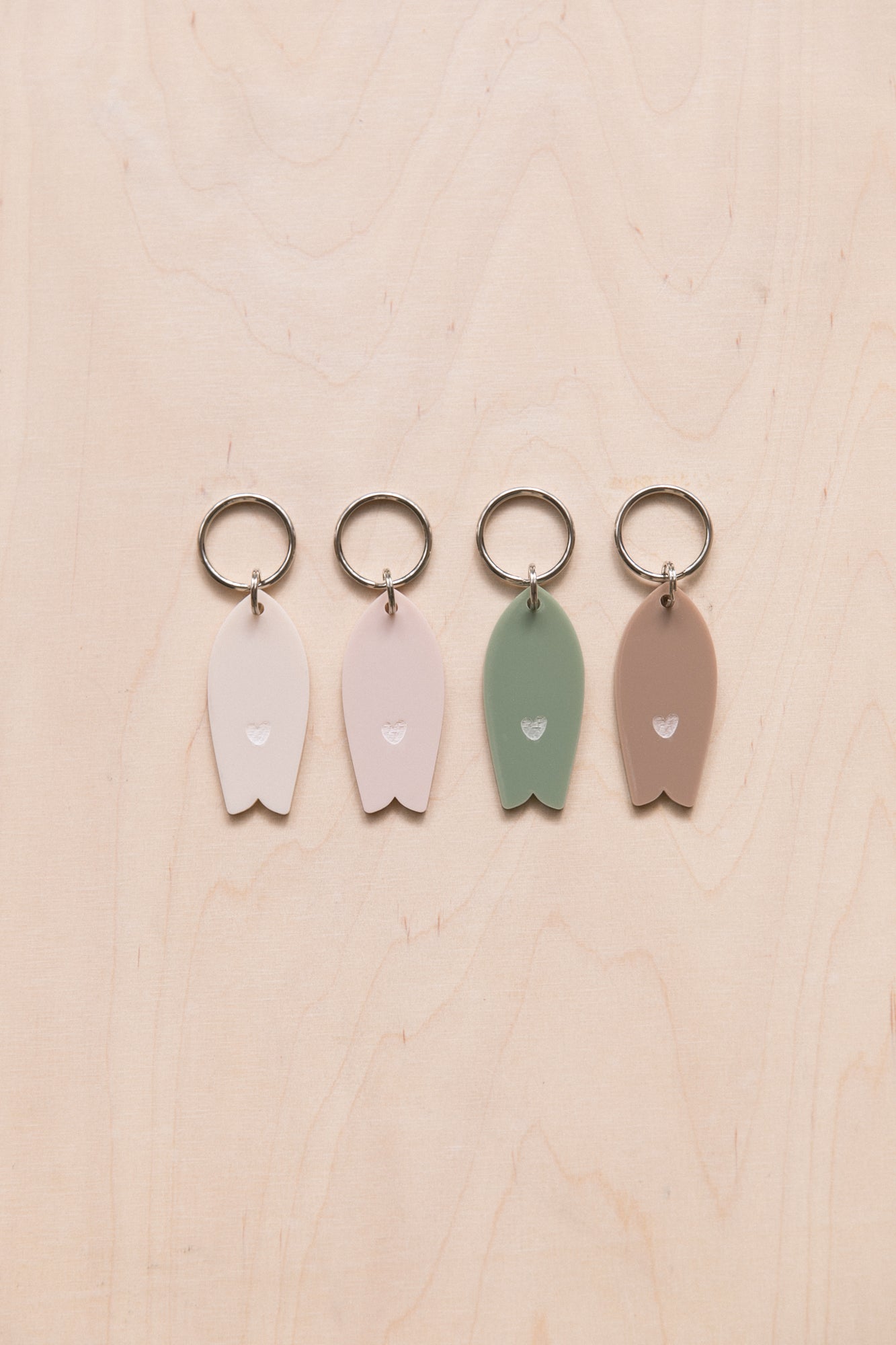 Porte-clés Surf motif coeur Tons neutres