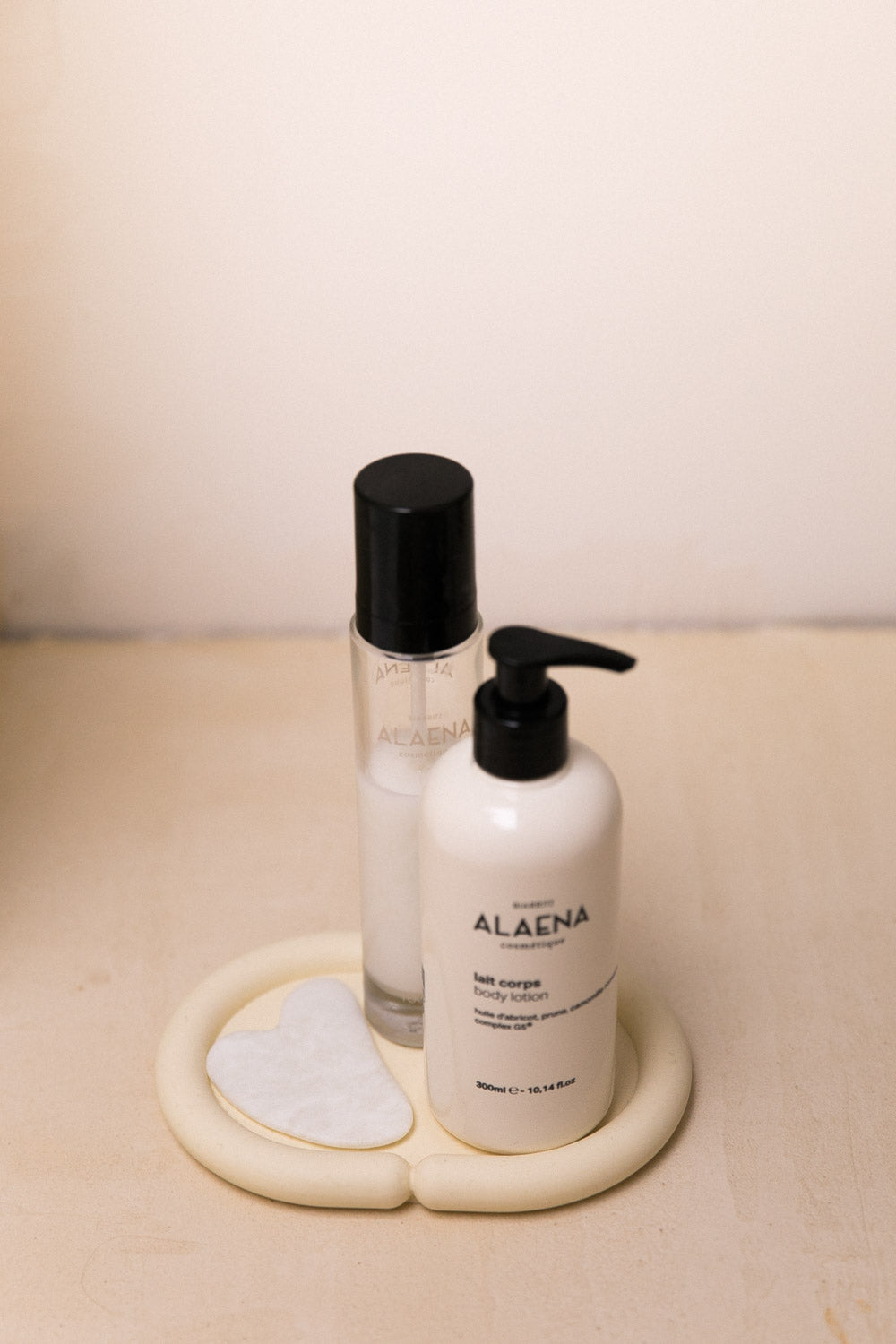 Oval shape pocket in jesmonite