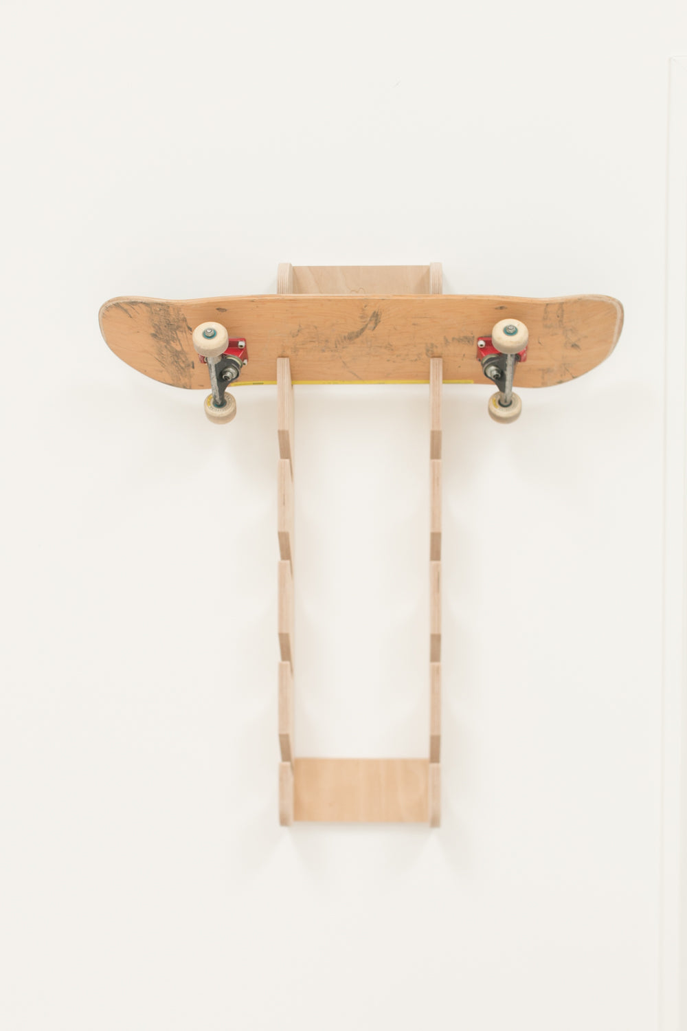 Support mural multiple pour skateboards