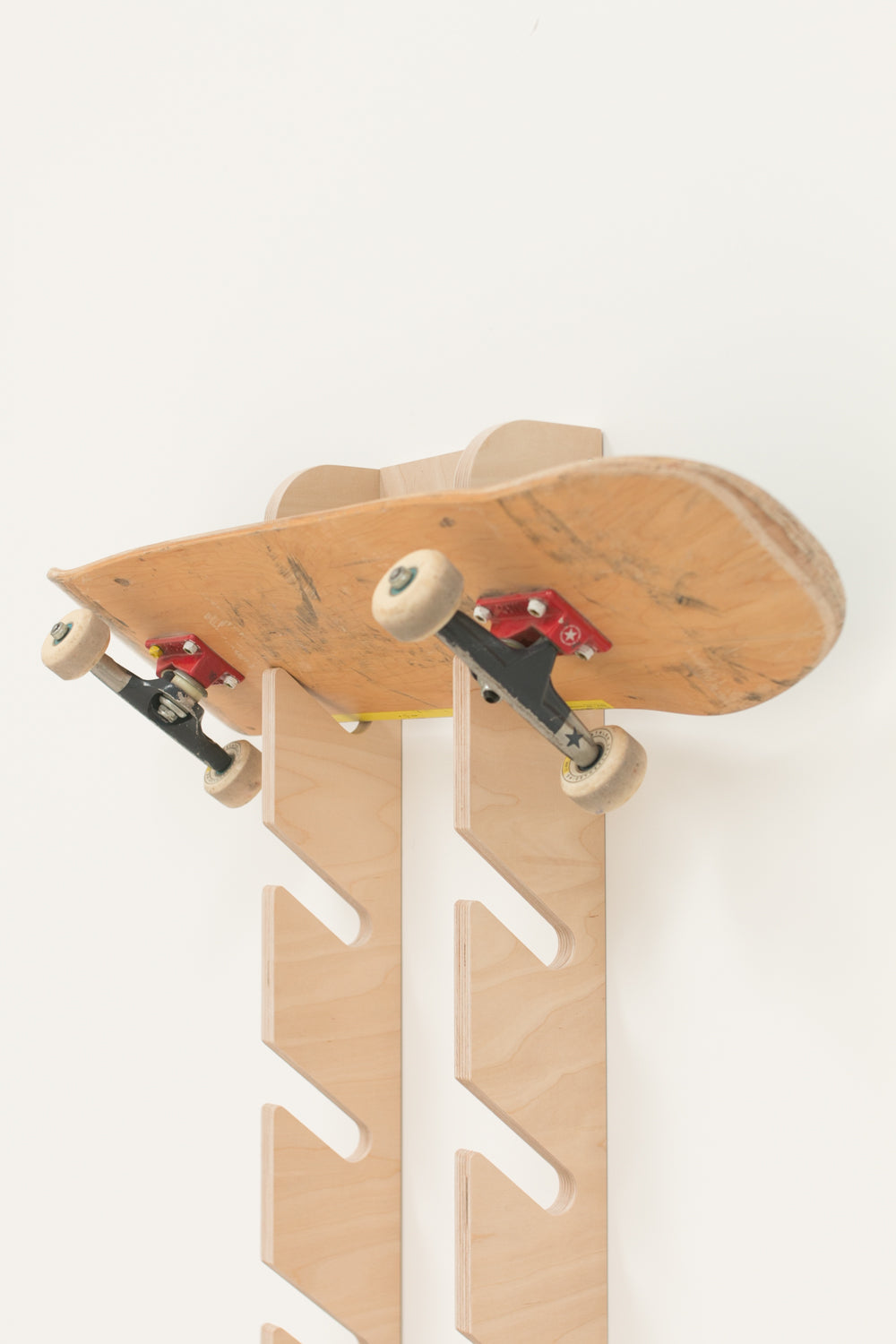 Support mural multiple pour skateboards