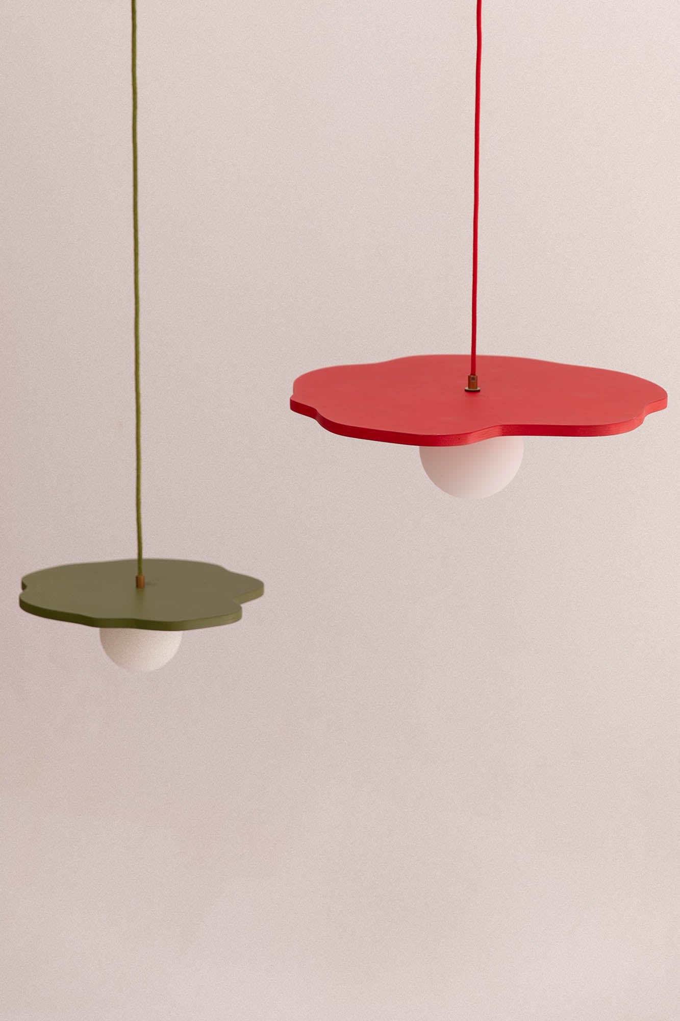 Petite suspension NENUPHAR colorée