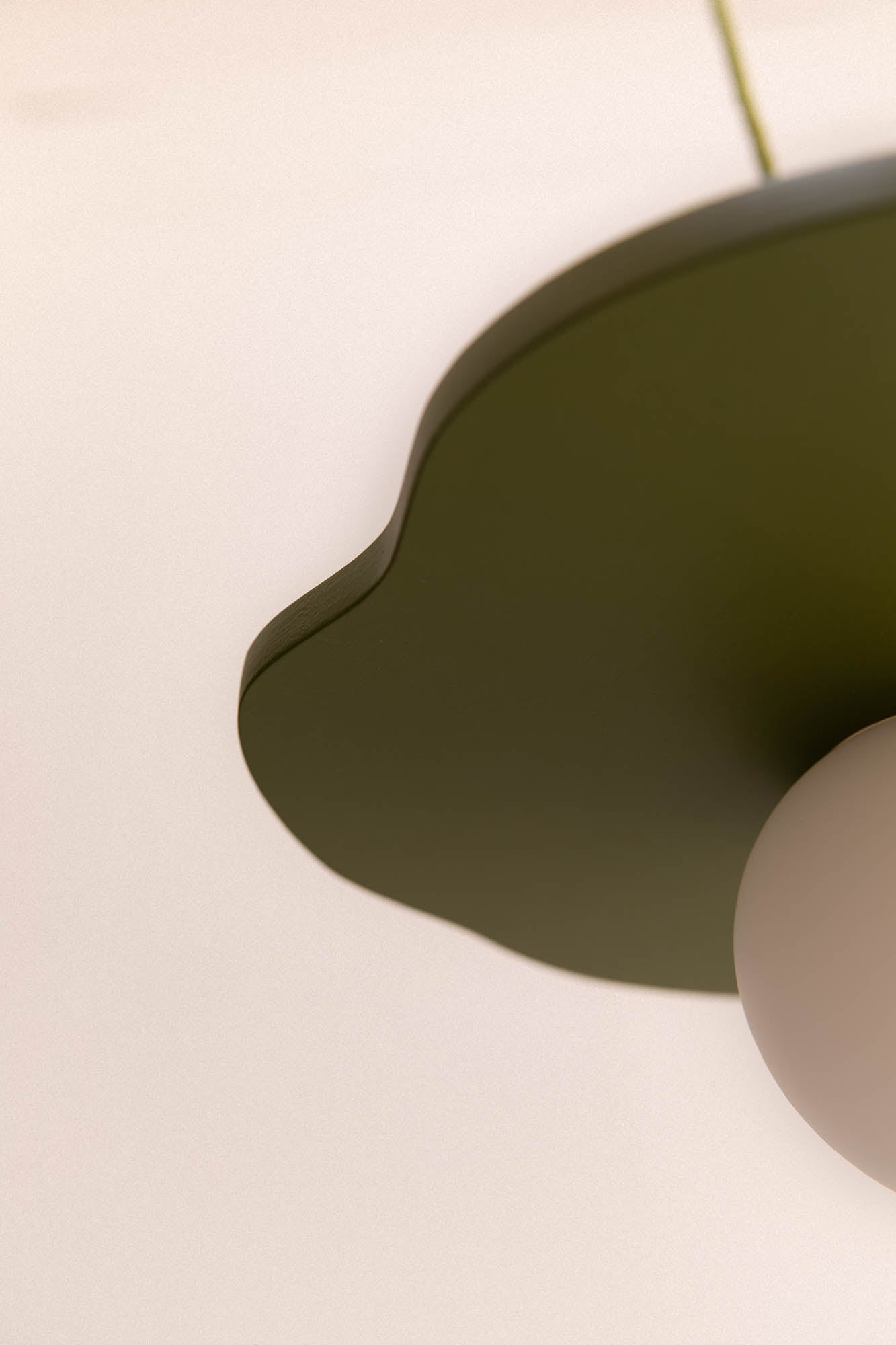 Petite suspension NENUPHAR colorée