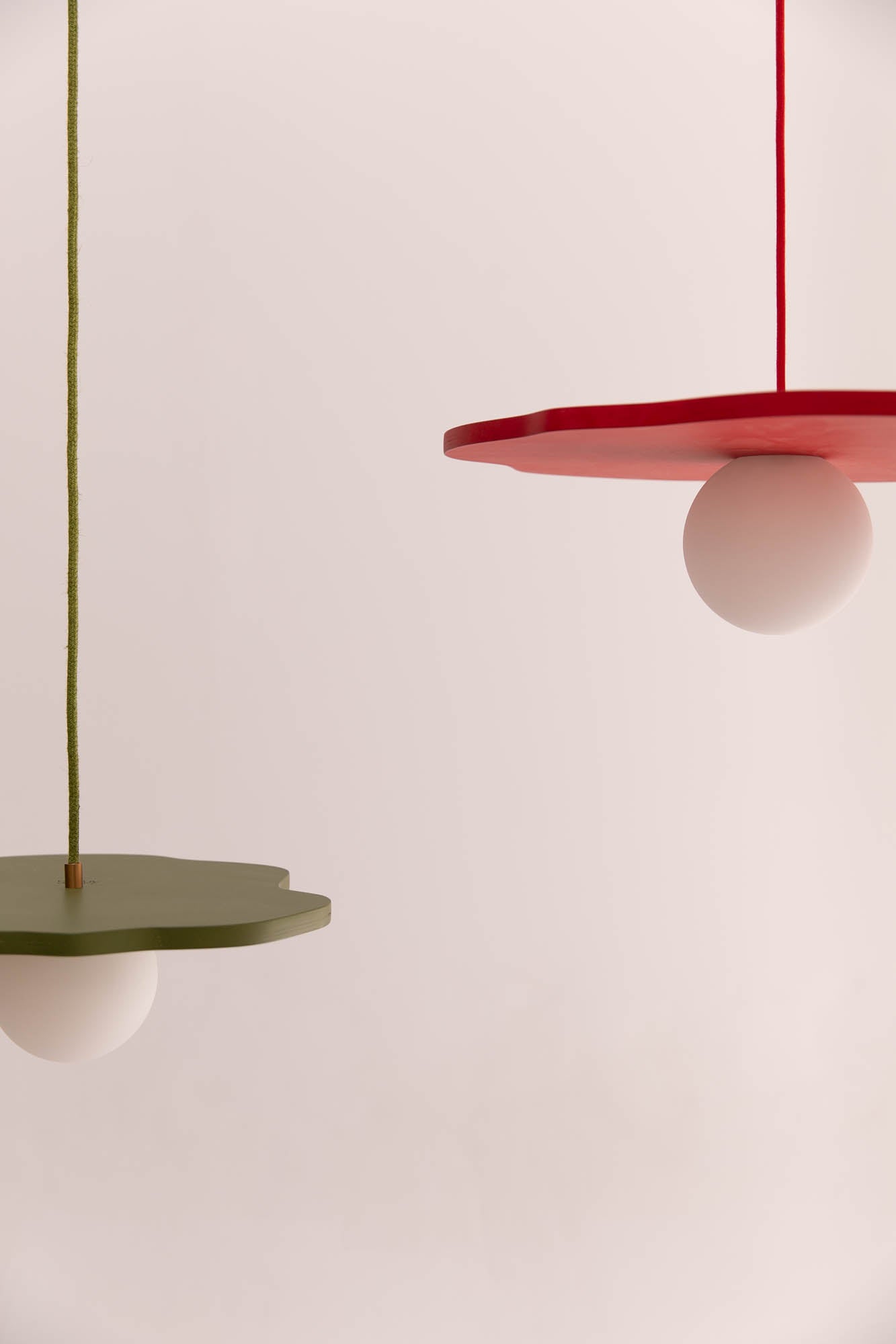 Petite suspension NENUPHAR colorée