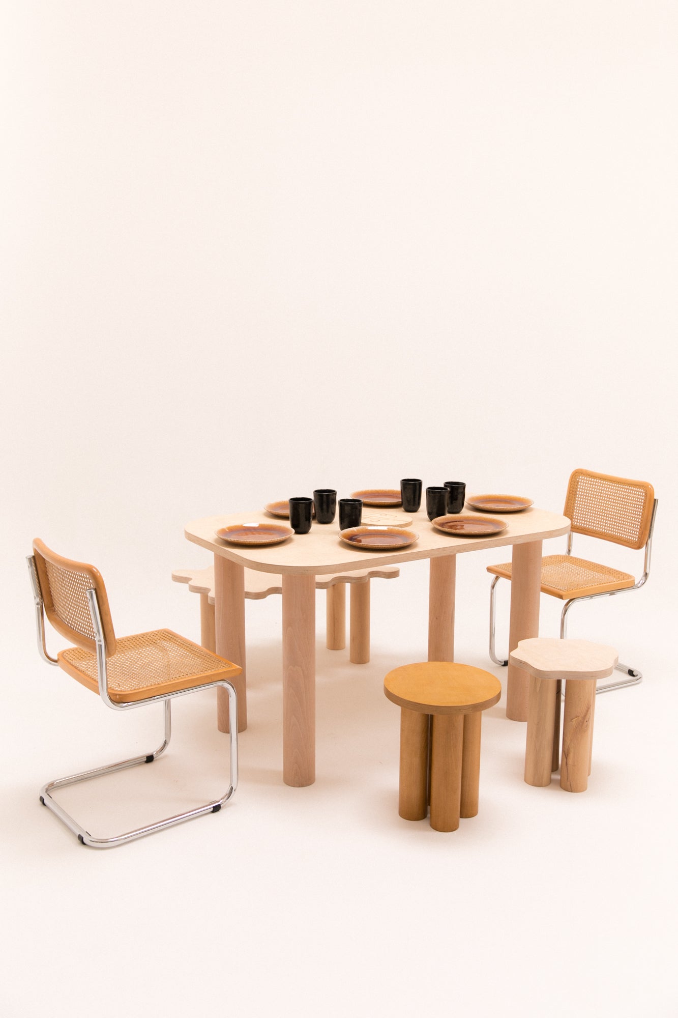 Petite table à manger SEQUOIA naturelle