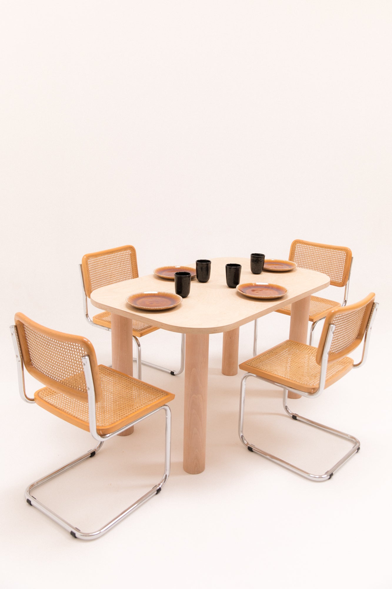 Petite table à manger SEQUOIA naturelle