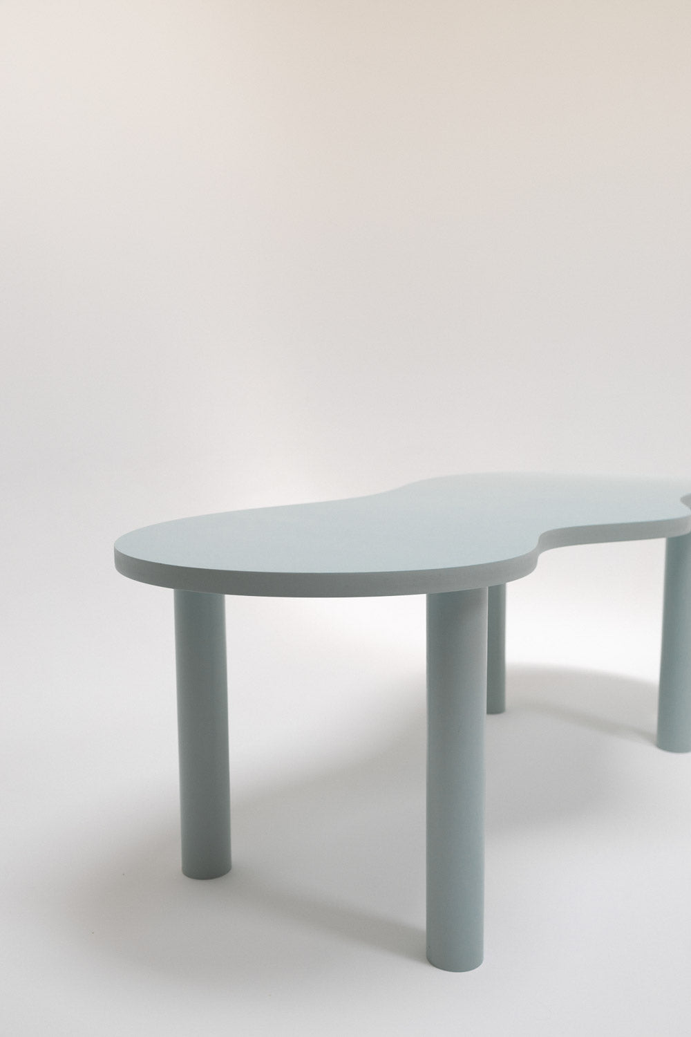 Table à manger HARICOT colorée