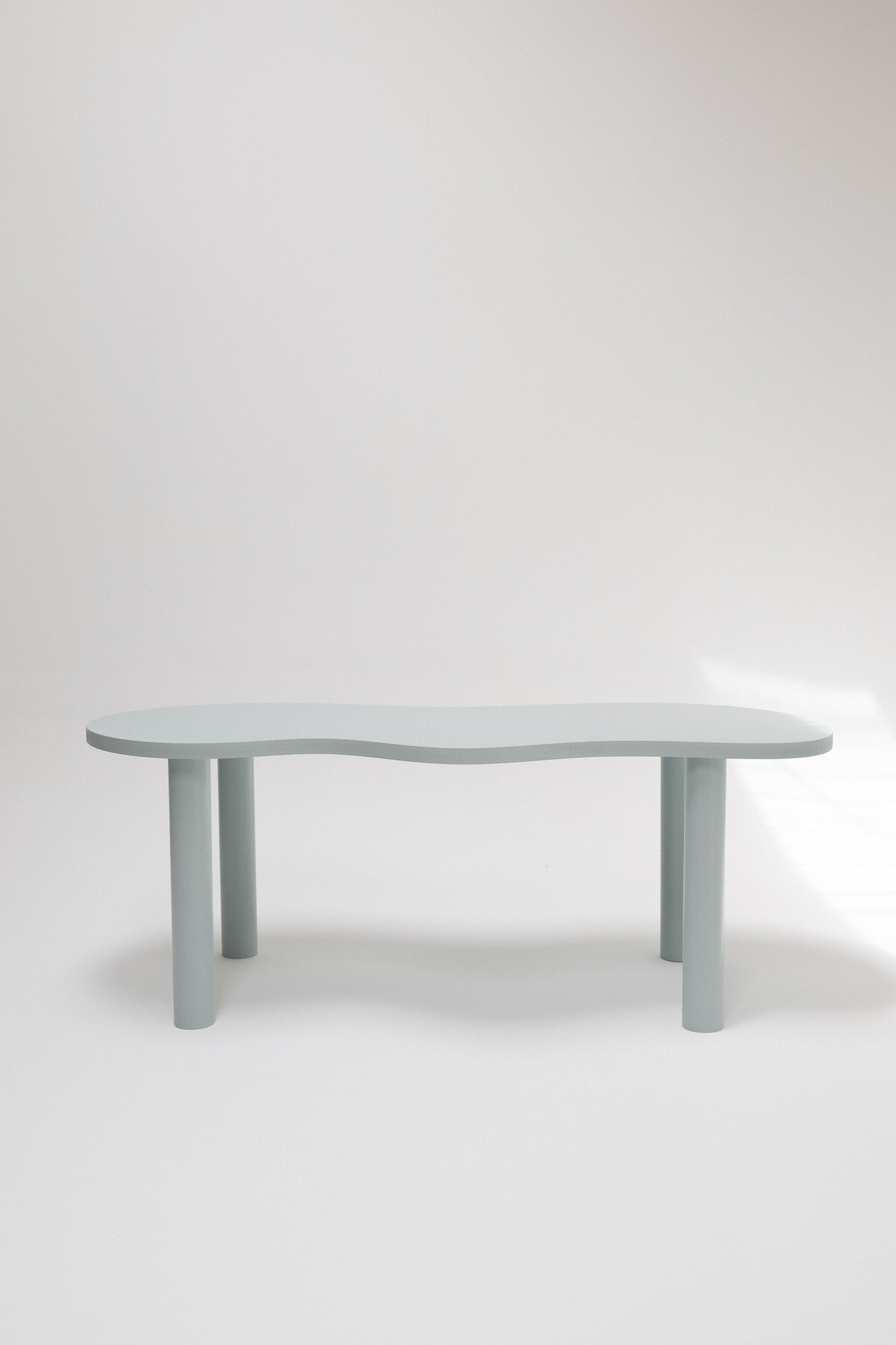 Table à manger HARICOT colorée