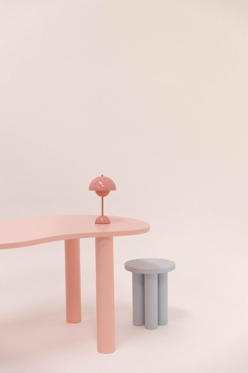 Table à manger HARICOT colorée