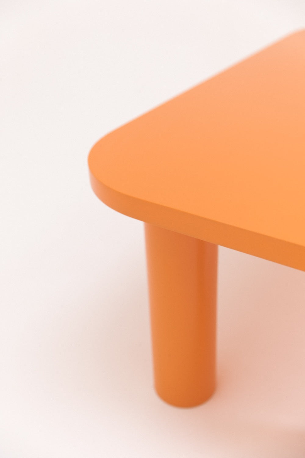 Table basse SEQUOIA colorée