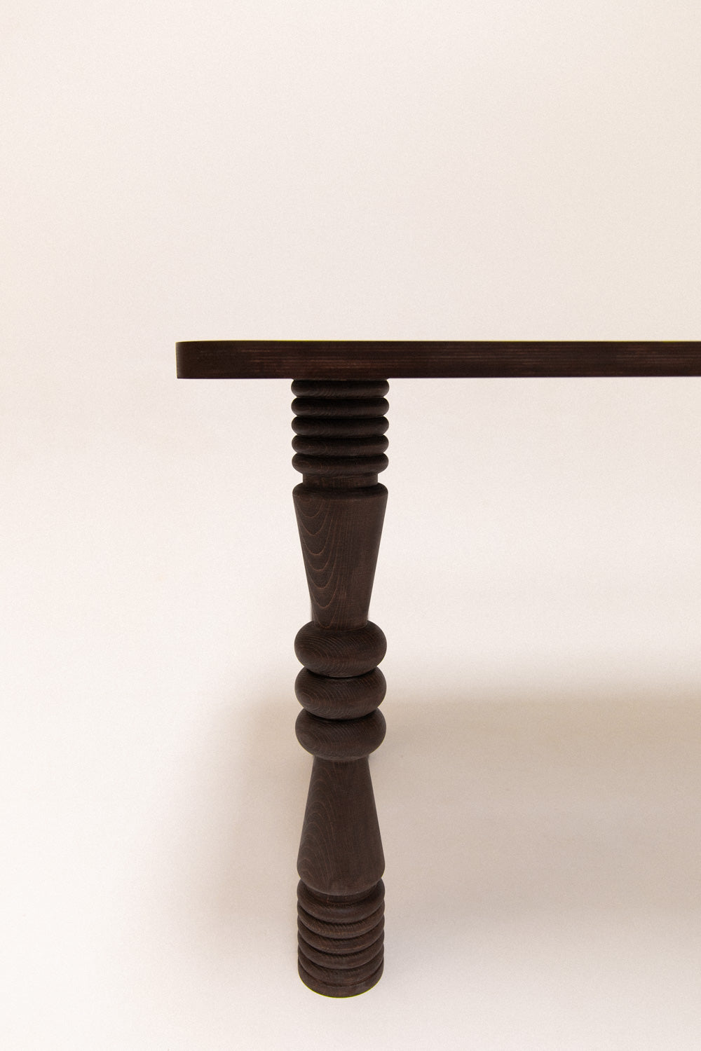 Table à manger SEQUOIA résine