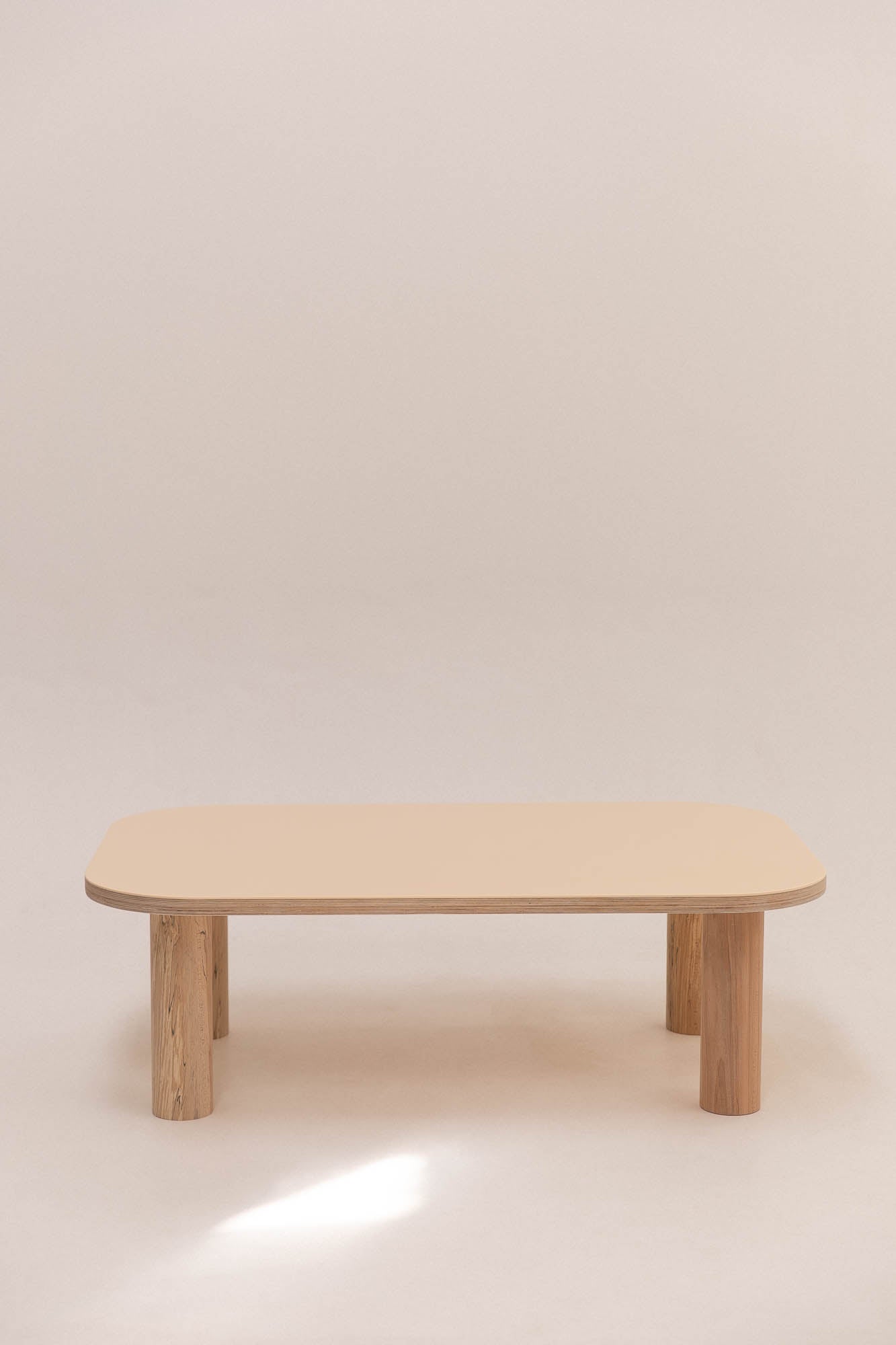 Grande table basse SEQUOIA résine