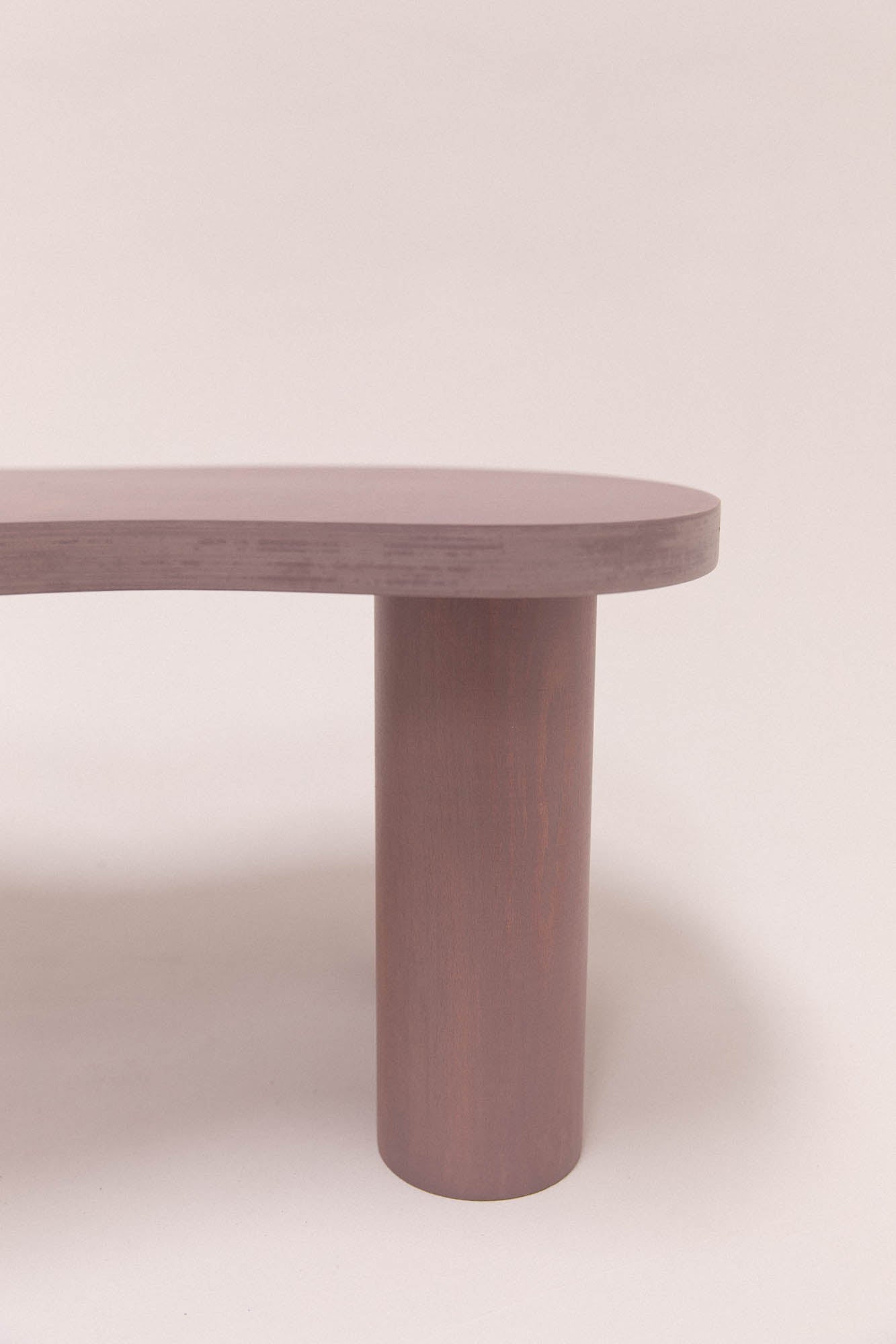 Petite table basse HARICOT colorée