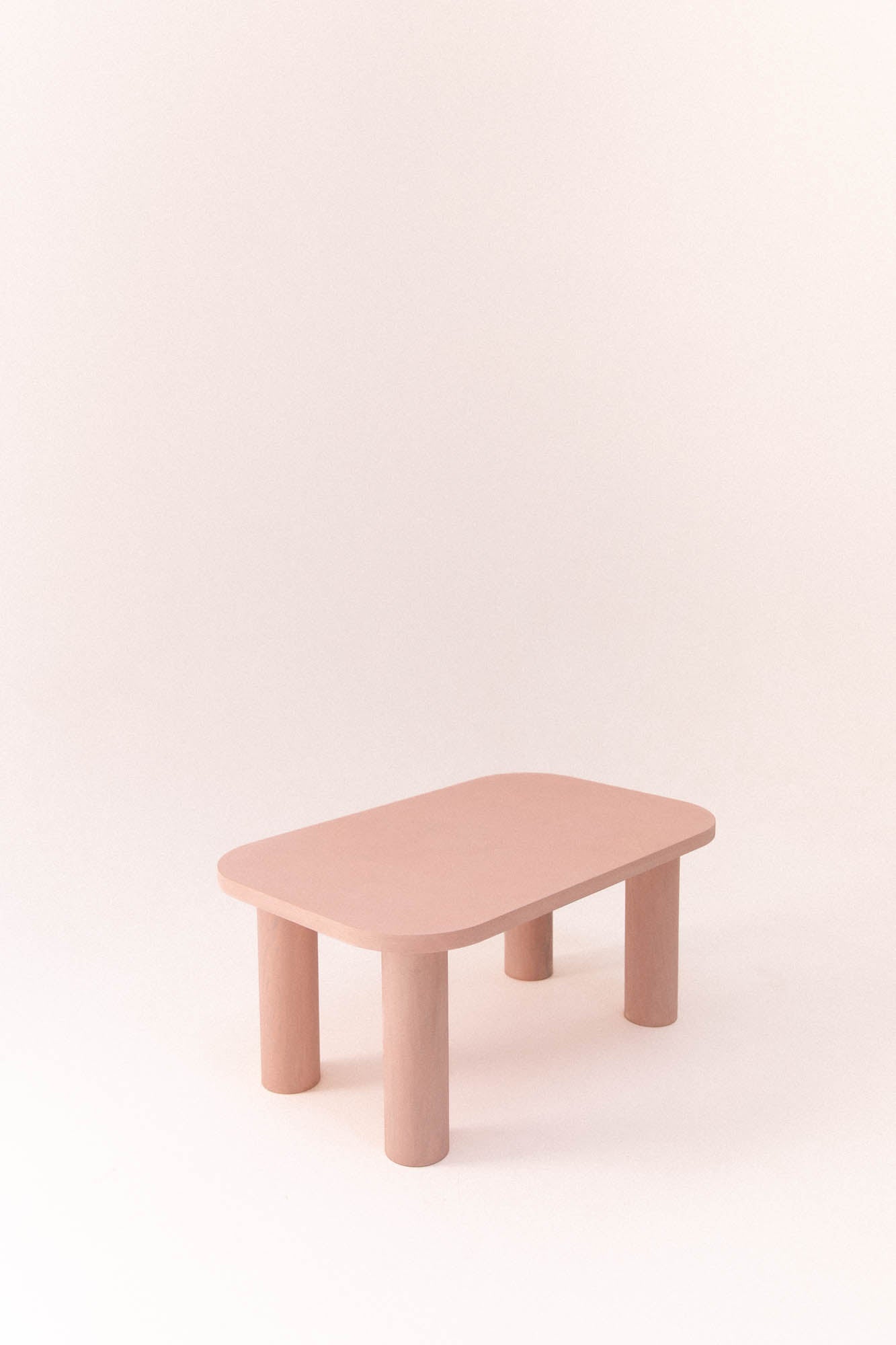 Table basse SEQUOIA rose – modèle d’exposition