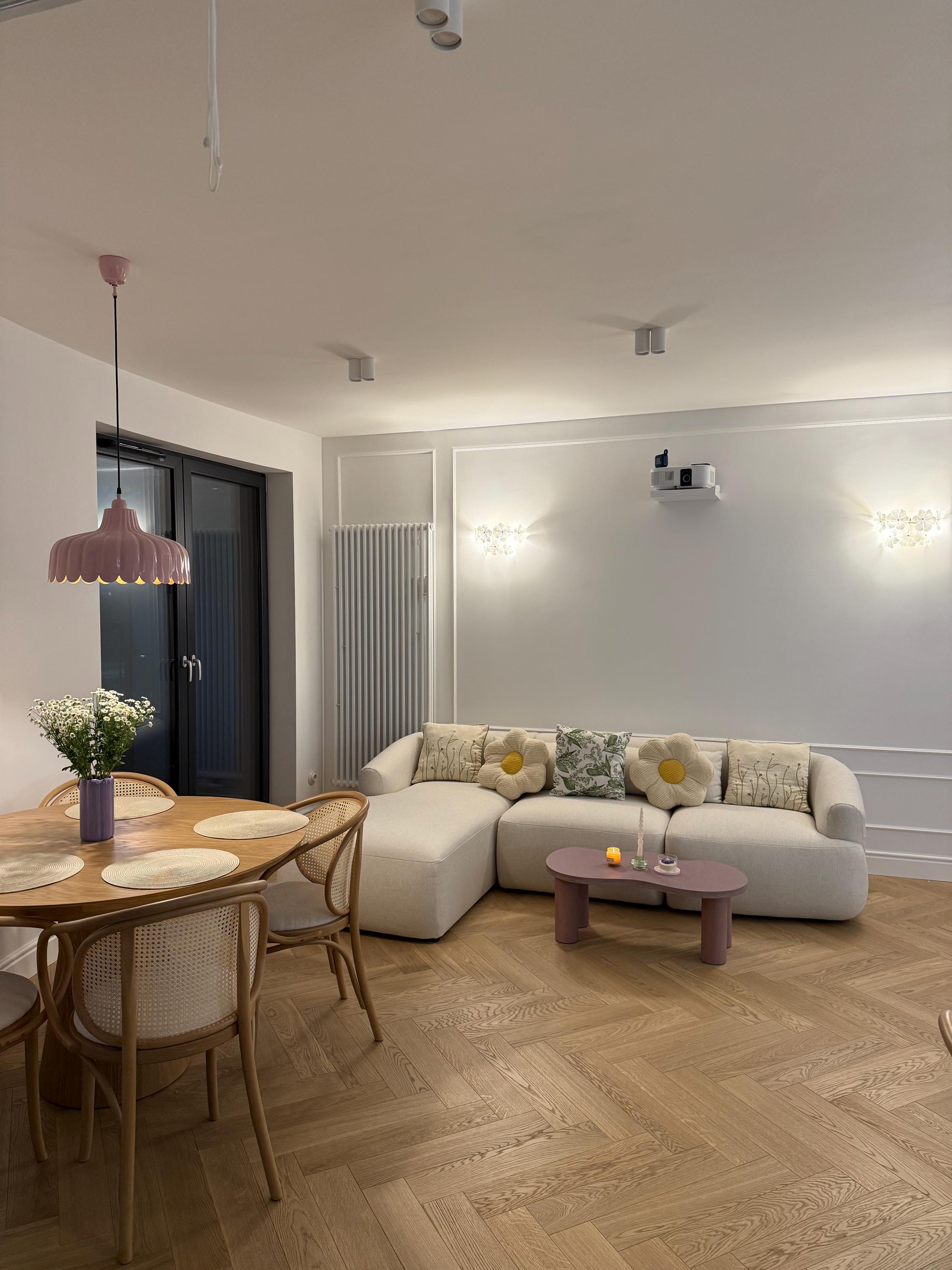 Petite table basse HARICOT colorée